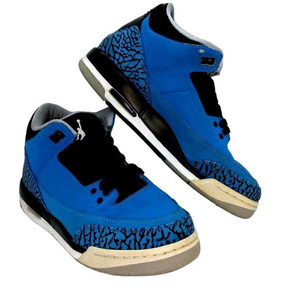 Nike Air Jordan 3 Boys Pre-owned Powder Blue w/Black Sneakers - sz. 5 1/2Y